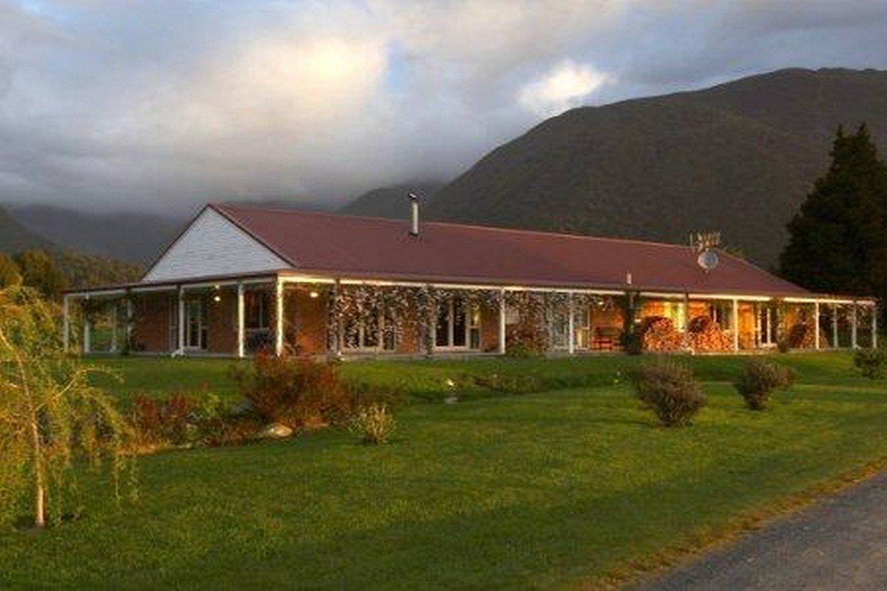 Misty Peaks Hotell Fox Glacier Eksteriør bilde